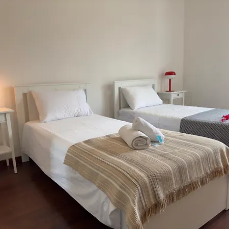 Tavernola - A Due Passi Dal Traghetto *