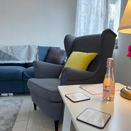 Tavernola - A Due Passi Dal Traghetto