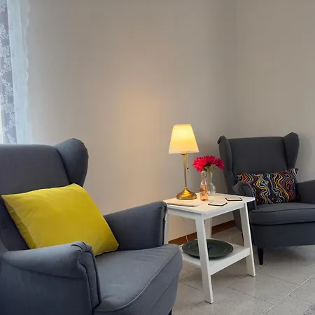 Tavernola - A Due Passi Dal Traghetto *