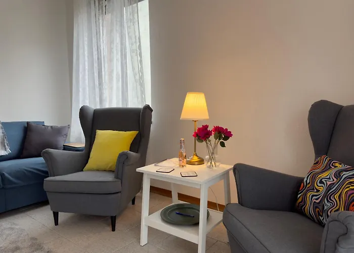 Tavernola - A Due Passi Dal Traghetto *