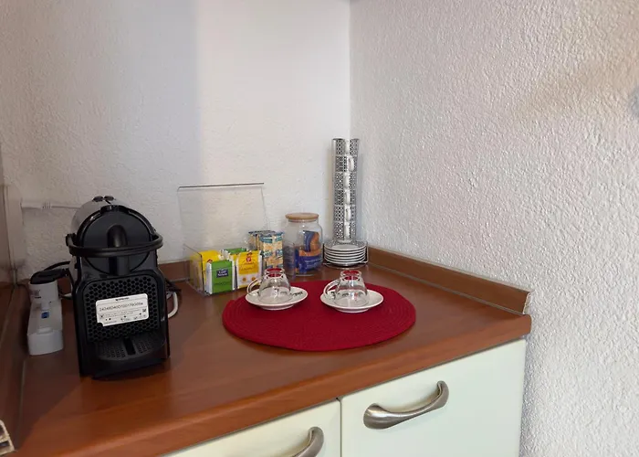 Tavernola - A Due Passi Dal Traghetto