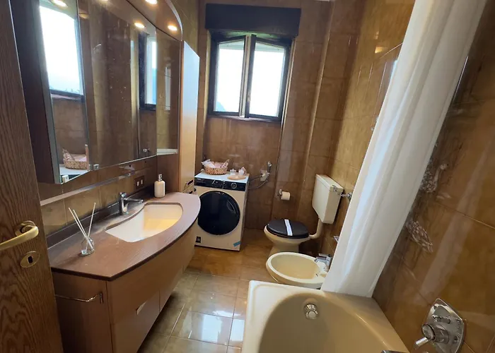 Appartamento Tavernola - A Due Passi Dal Traghetto *