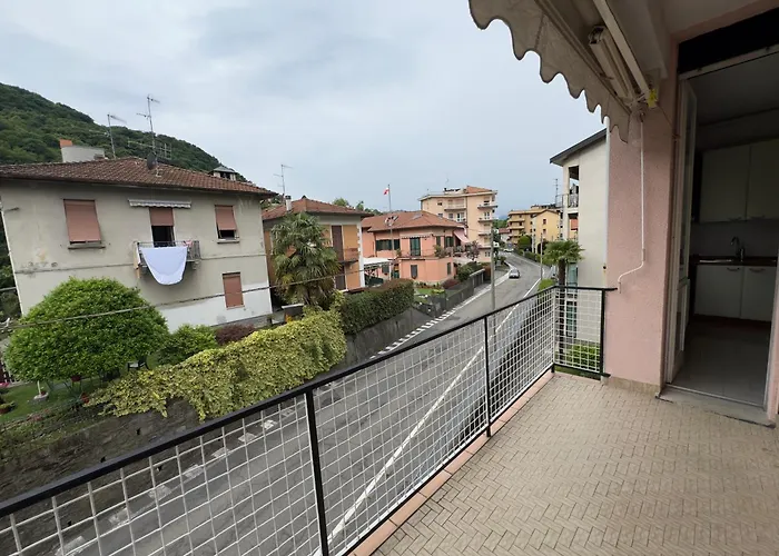 Tavernola - A Due Passi Dal Traghetto