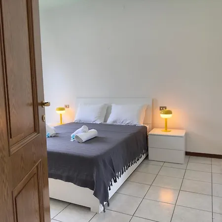 Appartement Tavernola - A Due Passi Dal Traghetto