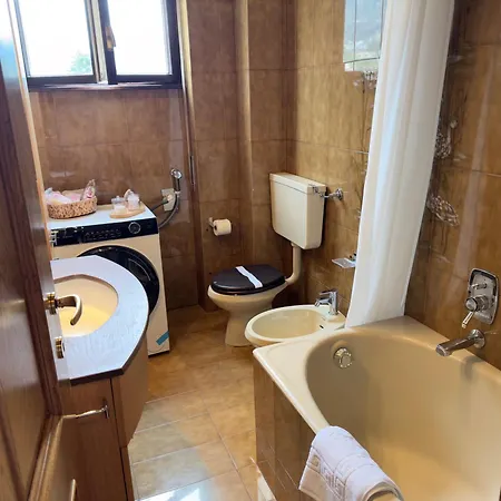 Tavernola - A Due Passi Dal Traghetto Appartement Como