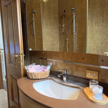 Tavernola - A Due Passi Dal Traghetto Appartement Como