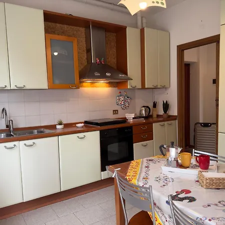 Tavernola - A Due Passi Dal Traghetto Appartement Como