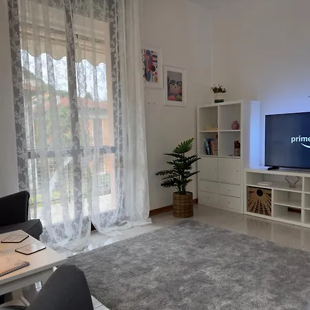 Tavernola - A Due Passi Dal Traghetto Appartement